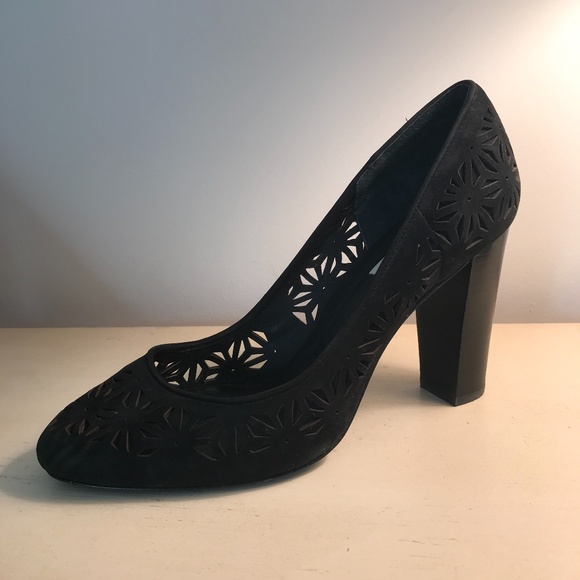 LAUREN RALPH LAUREN LEATHER VIONA ll EYELET HEELS - Picture 3 of 15